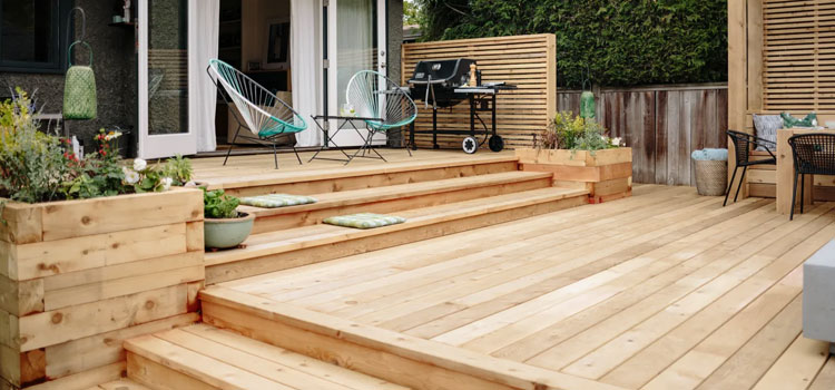 Cedar Decking in Pacific Palisades, CA