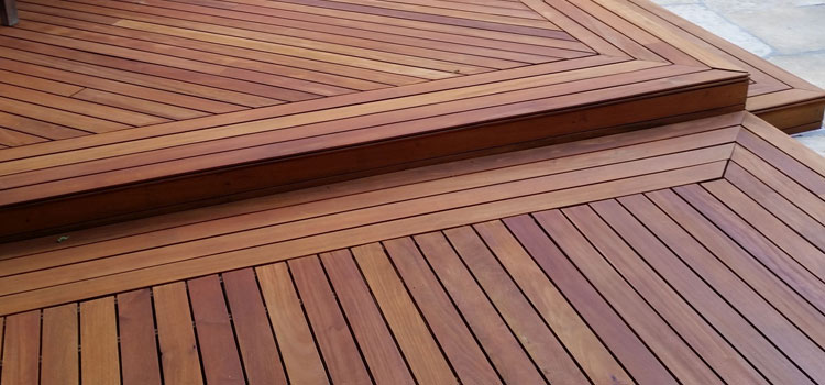 Redwood Decking Material in Pacific Palisades, CA